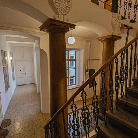 Ruterra Apartment Charles Bridge Прага Экстерьер фото
