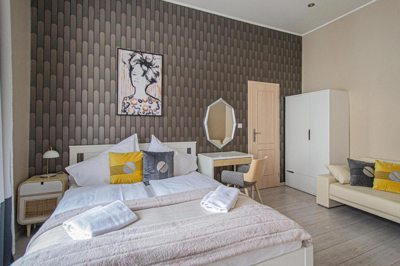 Ruterra Apartment Charles Bridge Прага Экстерьер фото